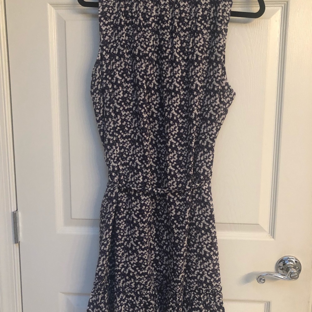 Vince Camuto dress with blue flowers size L NWOT